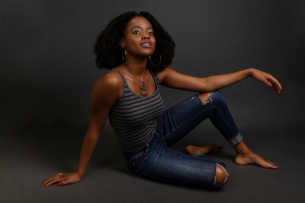 Transformez vos robes en dentelle : astuces pour un look romantique et moderne