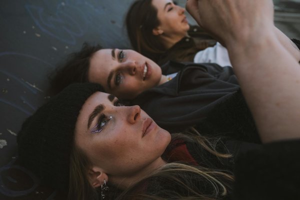 Les Tenues de Yoga Idéales : Quels Vêtements de Détente Choisir ?